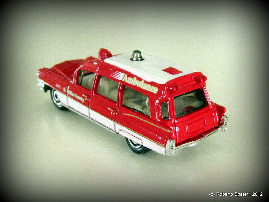 Matchbox Cadillac Ambulance 1963 (n.MB-780)